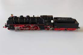 Märklin 3318 - Locomotive à vapeur BR18 4 - HO