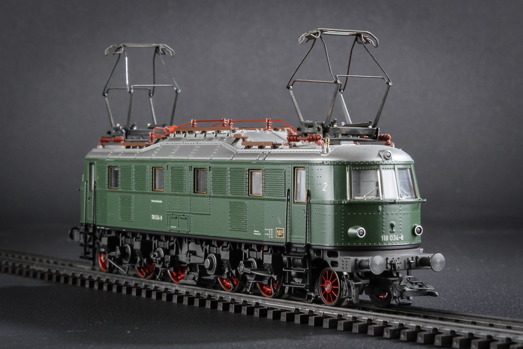 Märklin 3767 - Locomotive électrique - BR 118 - AEG - DB - HO