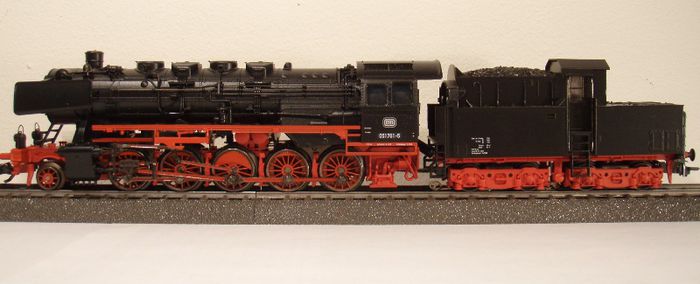 Märklin 37841 - Locomotive vapeur avec tender - BR 051 - DB - HO