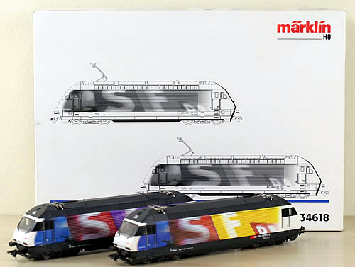 Märklin 34618 - Coffret de 2 locomotives électriques "SF"- Re 460 056-5 (avec moteur), Re 460 032-6 (sans moteur) - SBB-CFF - HO