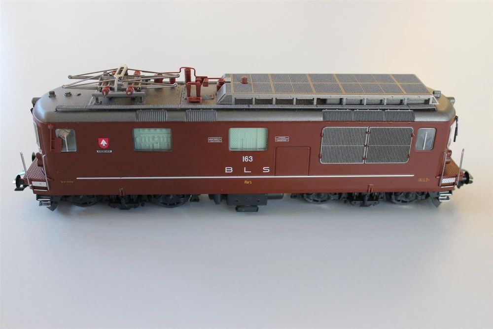 Rivarossi HR2059- Locomotive électrique Re 4/4 168 "BLS Grenchen"- HO