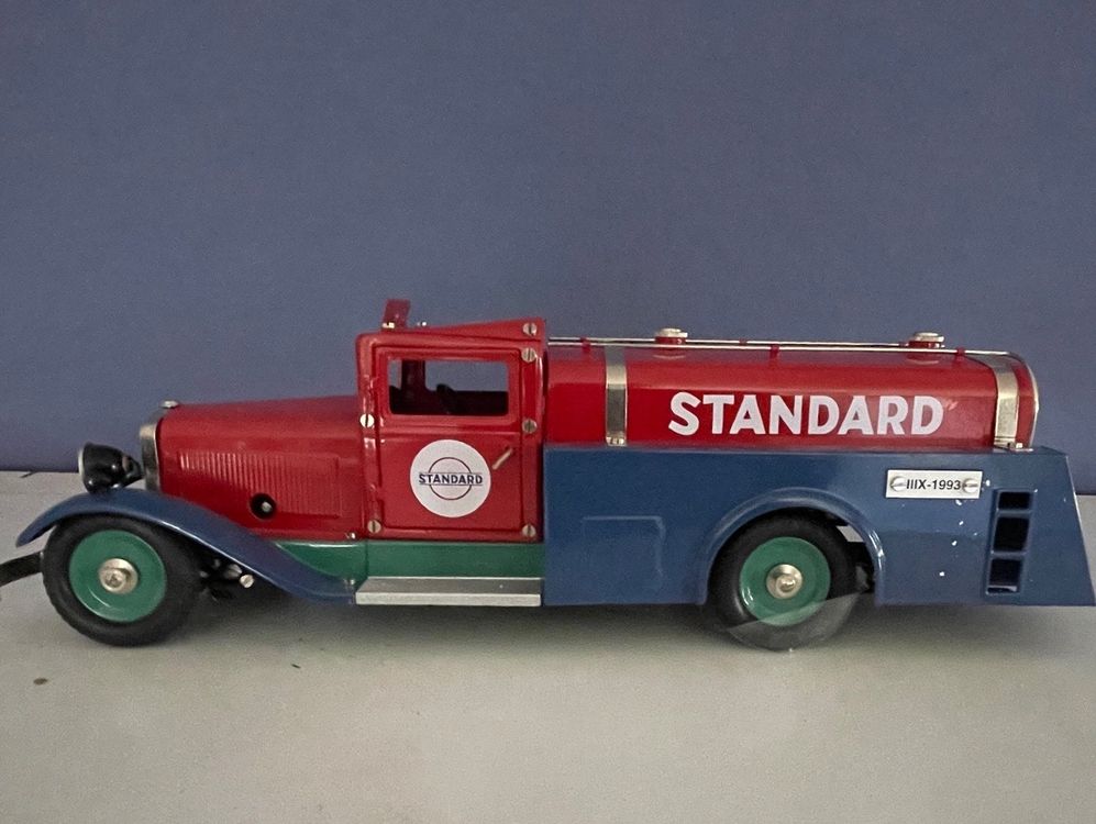 Märklin 1993 - Camon citerne standard "Esso" - 1/16