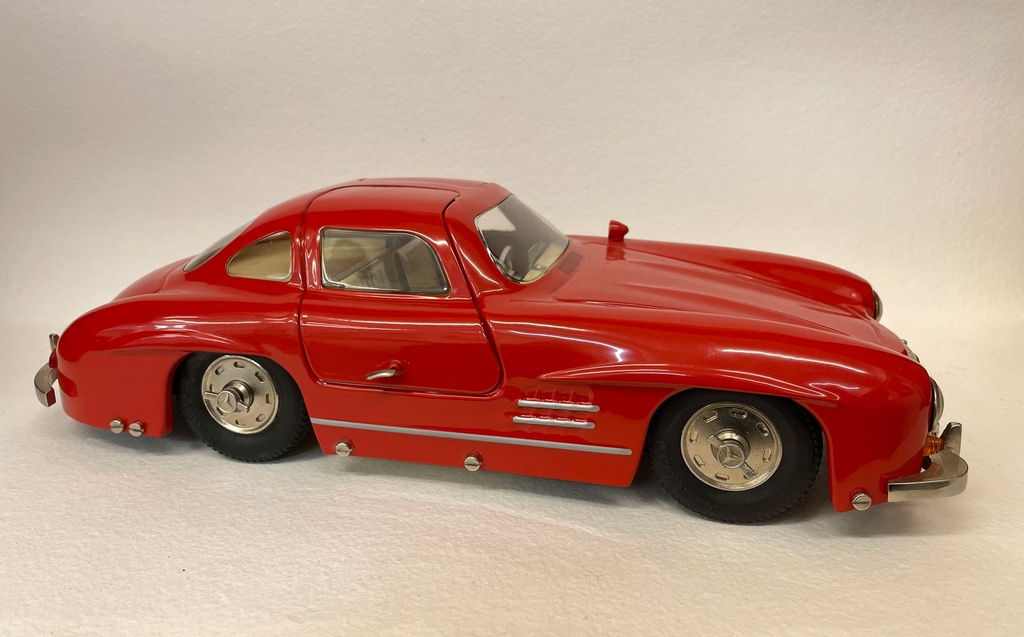 Märklin 1092 - Mercedes-Benz SL 300 avec portes papillons - Rouge - 1/16