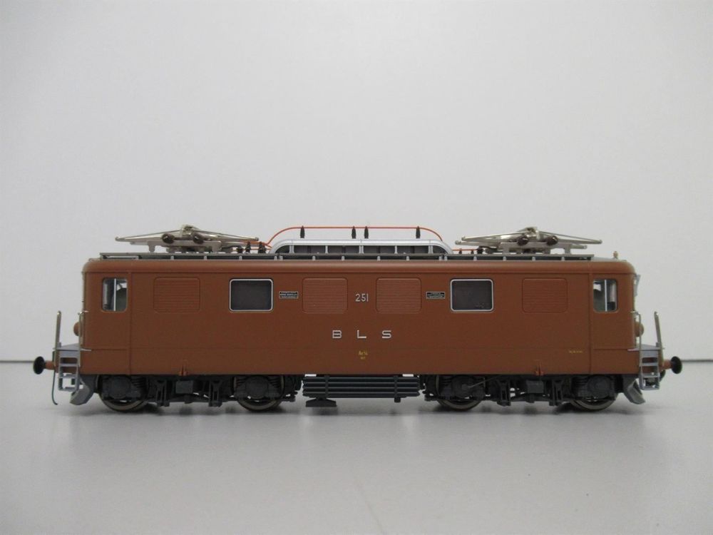 Roco 63882 - Locomotive électrique Ae 4/4 "BLS-251"- HO