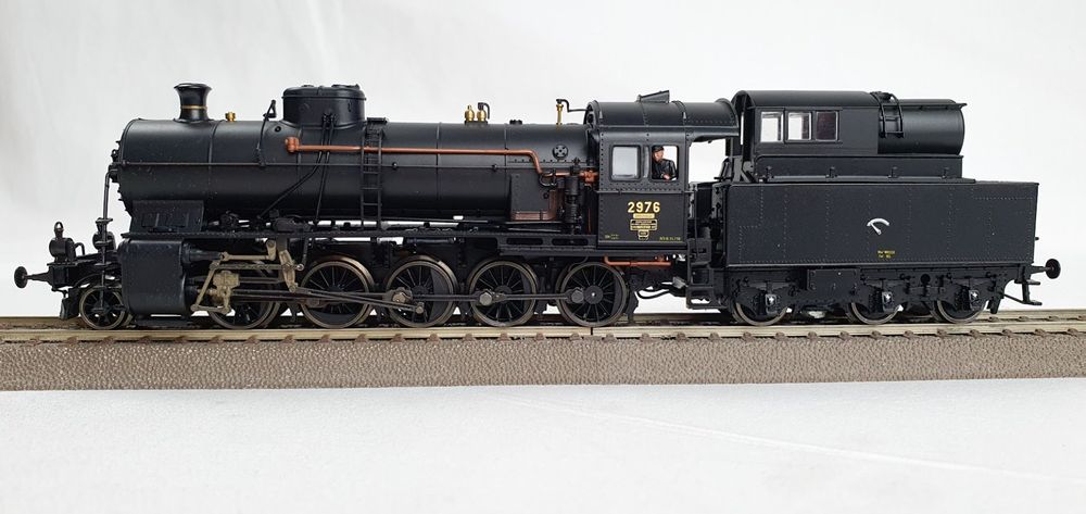 Roco 63320 - Locomotive vapeur avec tender SBB C 5/6 2976 Öl - HO