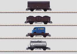 Märklin 44900 - coffret Set de 4 Wagons de marchandises classiques SNCF (12 pièces) - HO