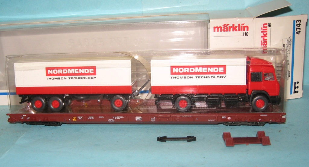 Märklin 4743 - Wagon de transport de camion "NordMende" - HO 