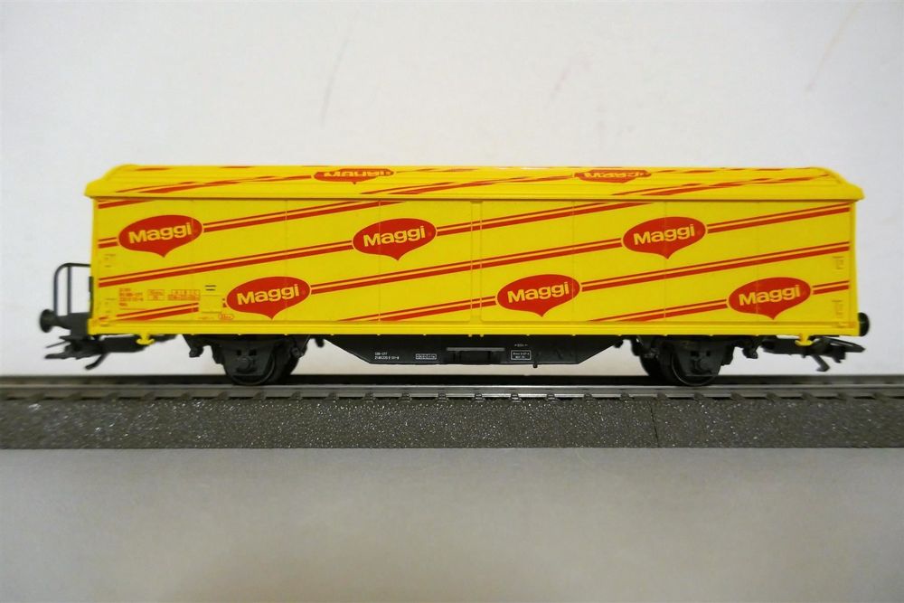 Märklin 4835 - Wagon marchandises à parois coulissantes "Maggi" - CFF - HO 