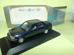 Minichamps Mercedes-Benz 300 E  - Noire et Grise - 1/43    