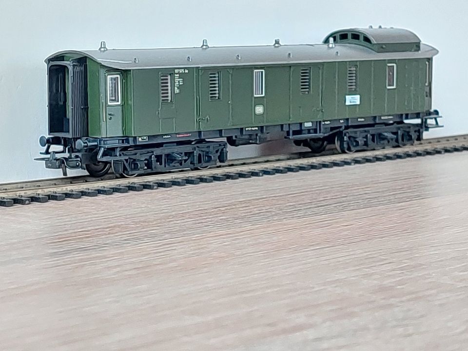 Märklin 41372 - Fourgon à bagages pour train rapide - DB - HO 