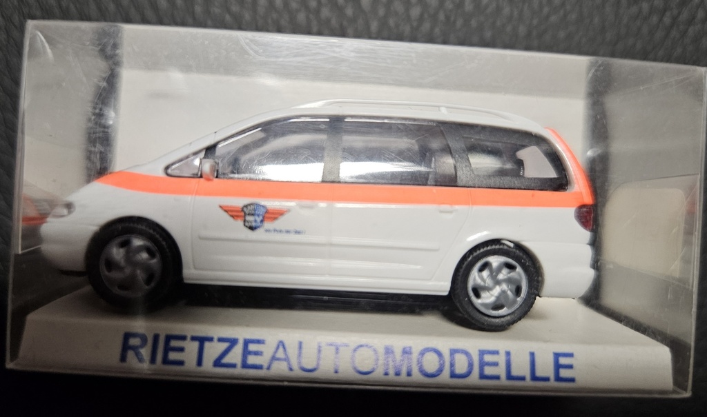 Rietze 50784 - VW Sharan "Polizei" - 1/87 