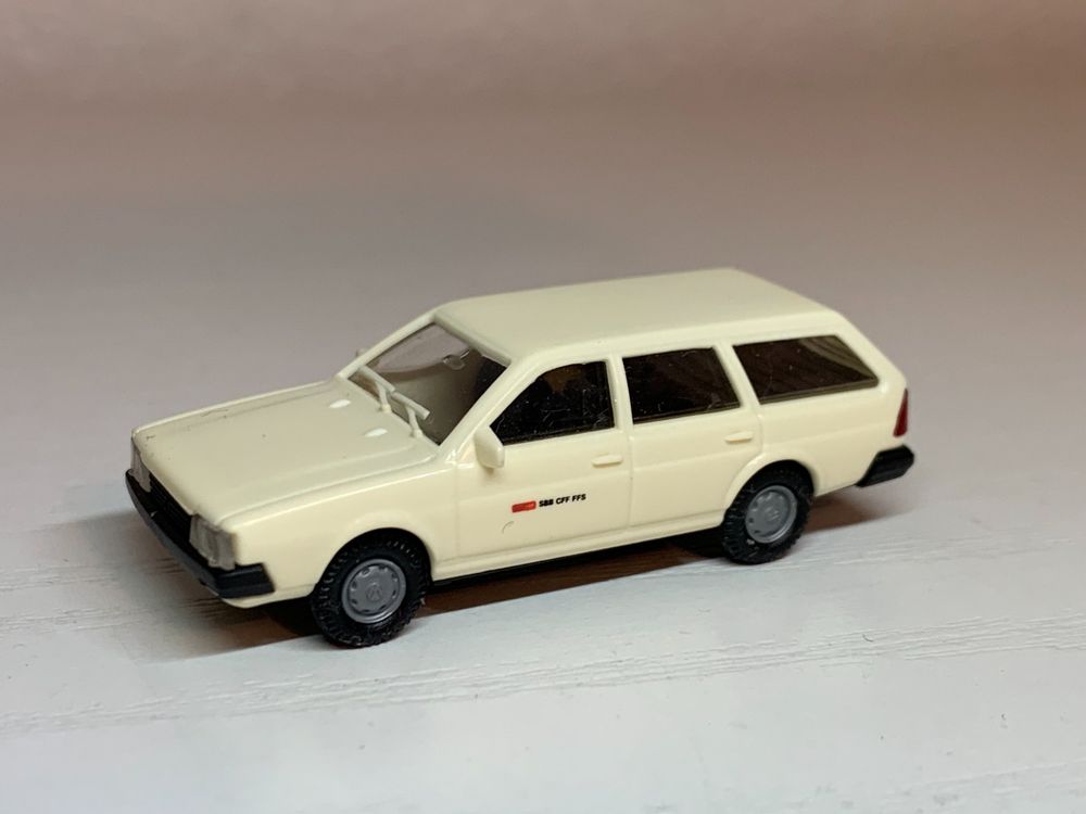 Minimodel's - 35024 - VW Passat variant 1980 "SBB-CFF-FFS" - 1/87    