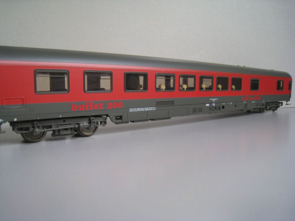 Roco 44763 - Voiture Buffet 200 et restaurant "Rail in Club" - Rouge et Brun - SBB     