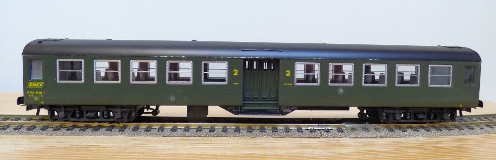 Roco 44270 - Voiture voyageurs Bruhat - 2ème classe - SNCF - HO    