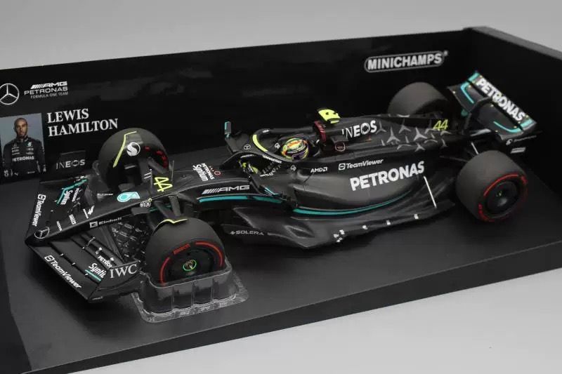 Minichamps - Mercedes-AMG Petronas Formula One Team F1 W14 E Performance - 2ème place Australian GP 2023 - L. Hamilton #44 - 1/18 - Limited Edition 300 pcs  