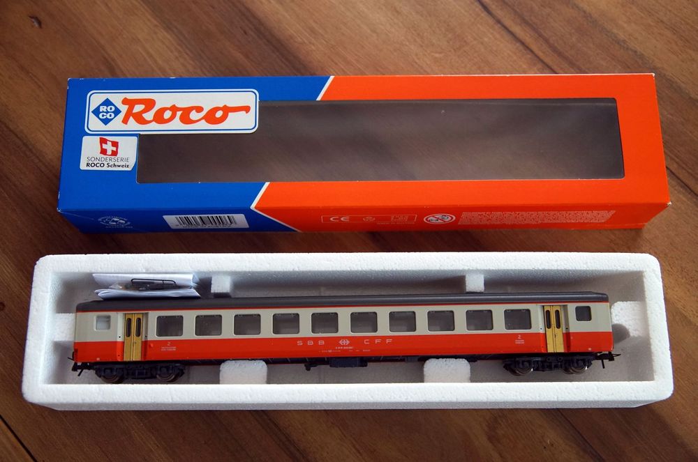 Roco 45313 - Voiture voyageurs 2ème classe "Swiss Express" - SBB-CFF-FFS - HO   