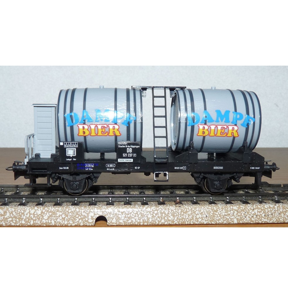 Märklin 44321 - Wagon à Bière à 2 essieux avec cabine de freinage chargé de 2 fûts "Dampf Bier" - DB - HO    