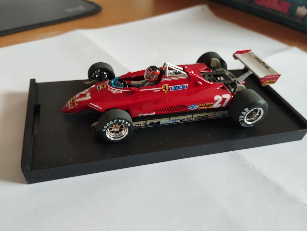 Brumm - Ferrari 126 C2 - Grand Prix du Brésil 1982 - Gilles Villeneuve #27  (avec pilote) - 1/43