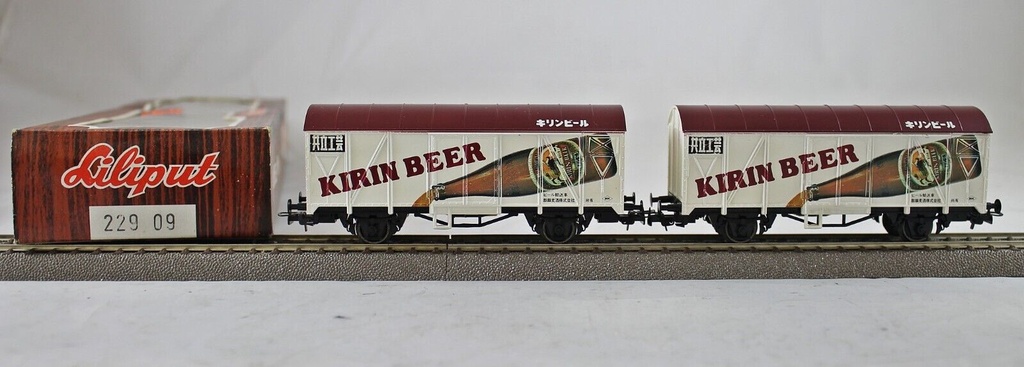 Liliput 229 09 - composition de 2 wagons couverts pour transport de bière à 2 essieux "KIRIN BEER" - HO   