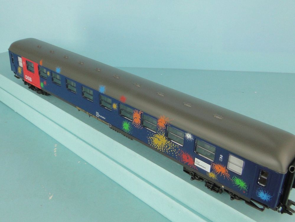 Märklin 4269 - Voiture passagers avec décoration "Feux d'artifices"- 2ème classe - DSB - HO 