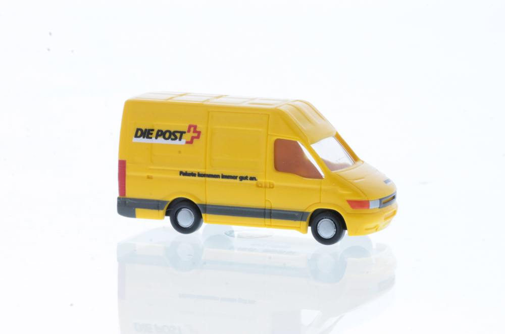 Rietze 16191 - Iveco Daily - "La Poste" - transport de paquets - 1/87  