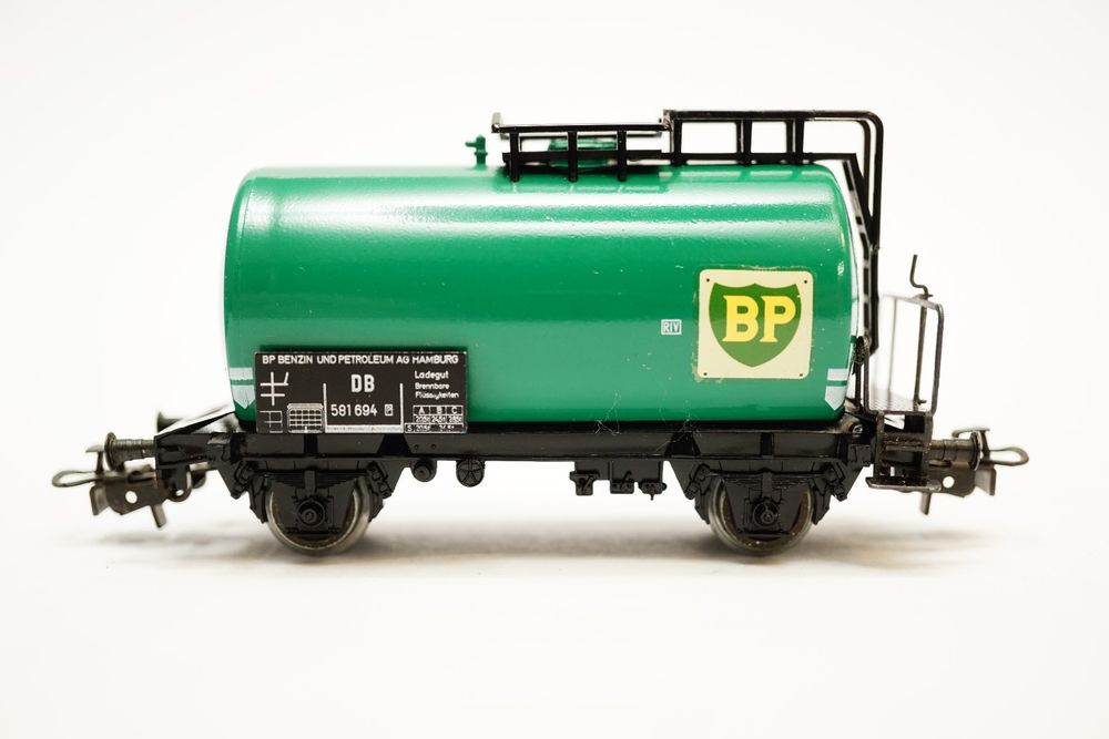 Märklin 4644 - Wagon citerne à 2 essieux "BP" - DB - HO