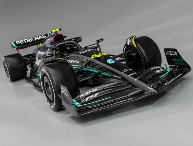 Spark - Mercedes-AMG Petronas F1 W14 E Performance - #44 - L. Hamilton - 3ème British GP 2023 - 1/18