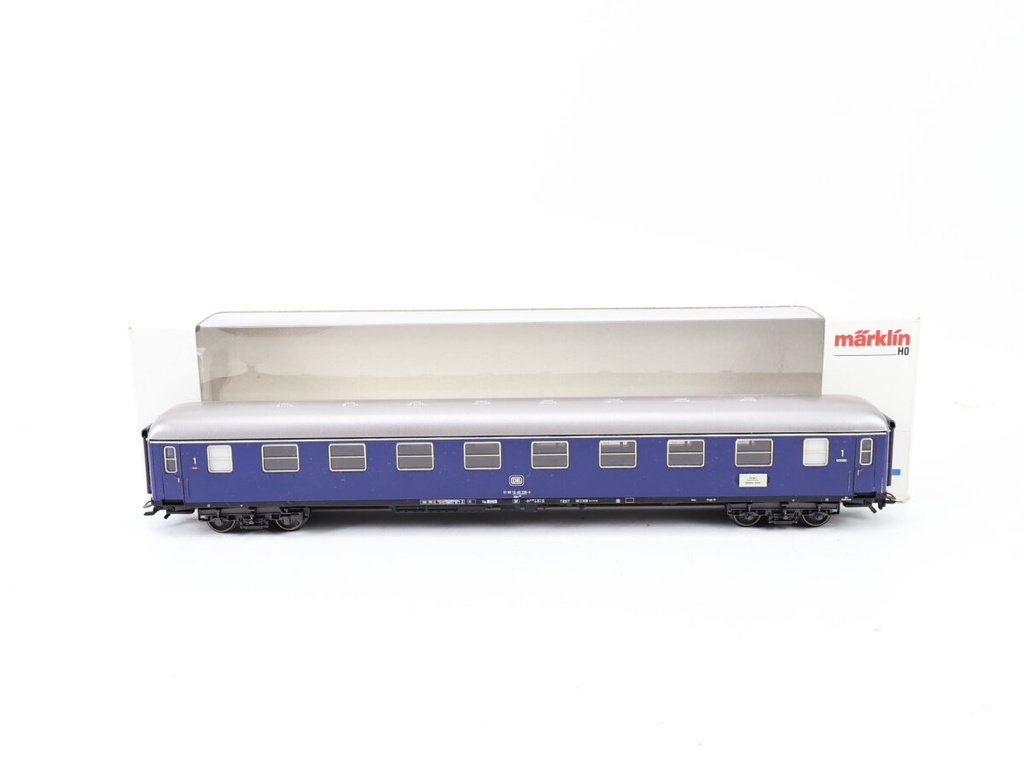 Märklin 4091 - Voiture voyageurs pour train à grandes lignes (bleu) avec aménagement intérieur - 1ère classe - DB - HO